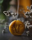 Свеча из пчелиного воска «Месяц и солнце»