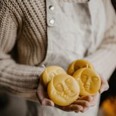 Свеча из пчелиного воска «Месяц и солнце»