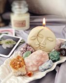 Свеча из пчелиного воска «Месяц и солнце»