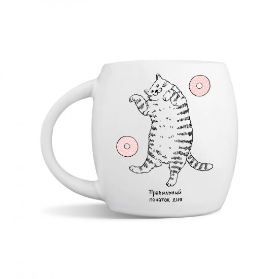Чашка «Ленивый кот с пончиками»