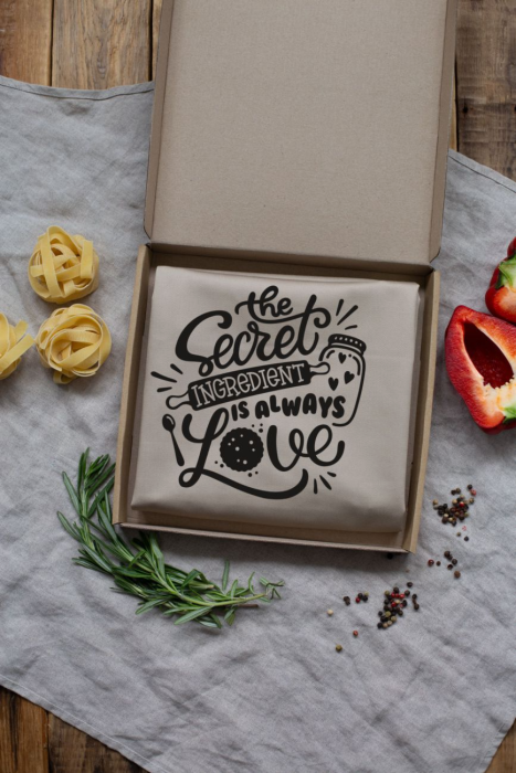 Фартук "The secret ingredient is always love" бежевый
