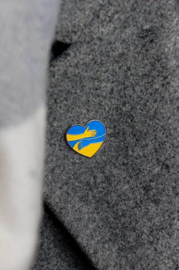 Значок "Обійми"