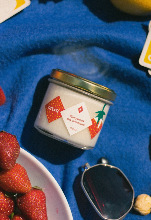 Соевая свеча мини "Клубника и сметана"