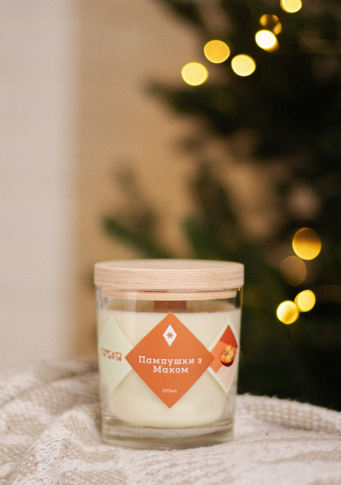 Соєва свічка "Пампушки з маком"