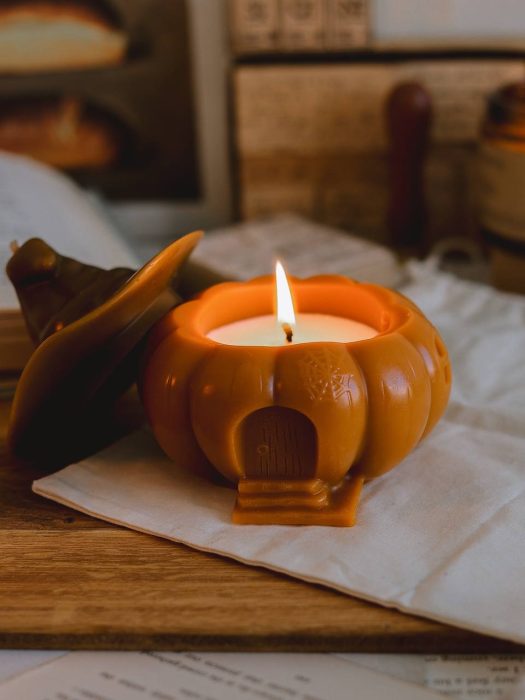 Пчелино-соевая свеча Домик Хоббита