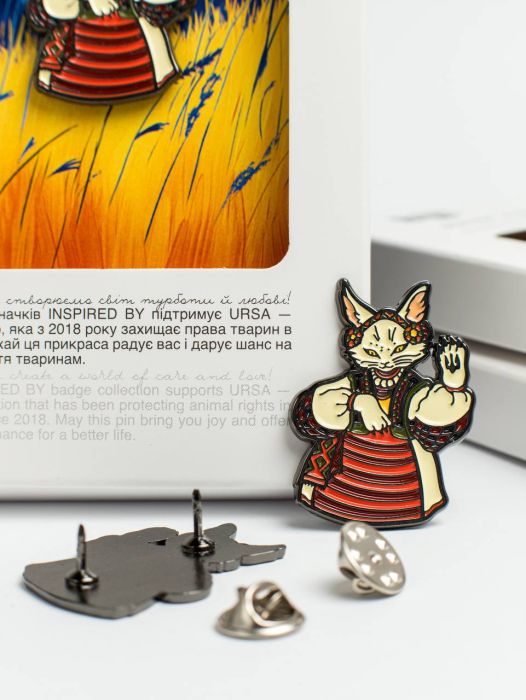 Значок Y&B «Котик»