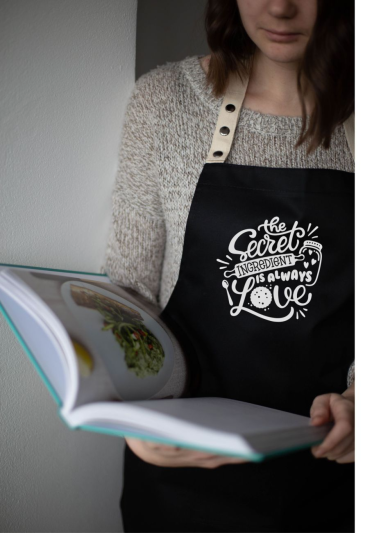 Фартух "The secret ingredient is always love" чорний
